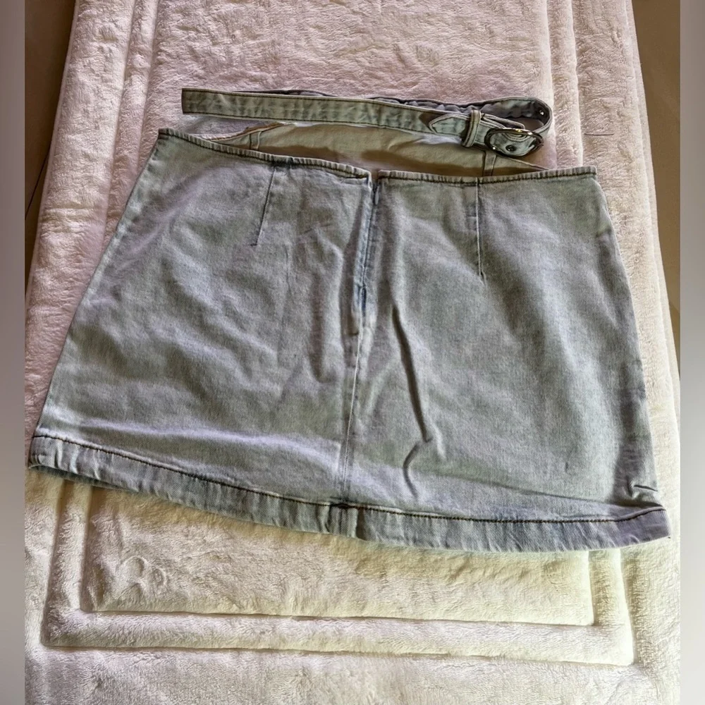 We wore what denim cut out mini skirt Light Denim Skirt Indigo Confort ($69) M